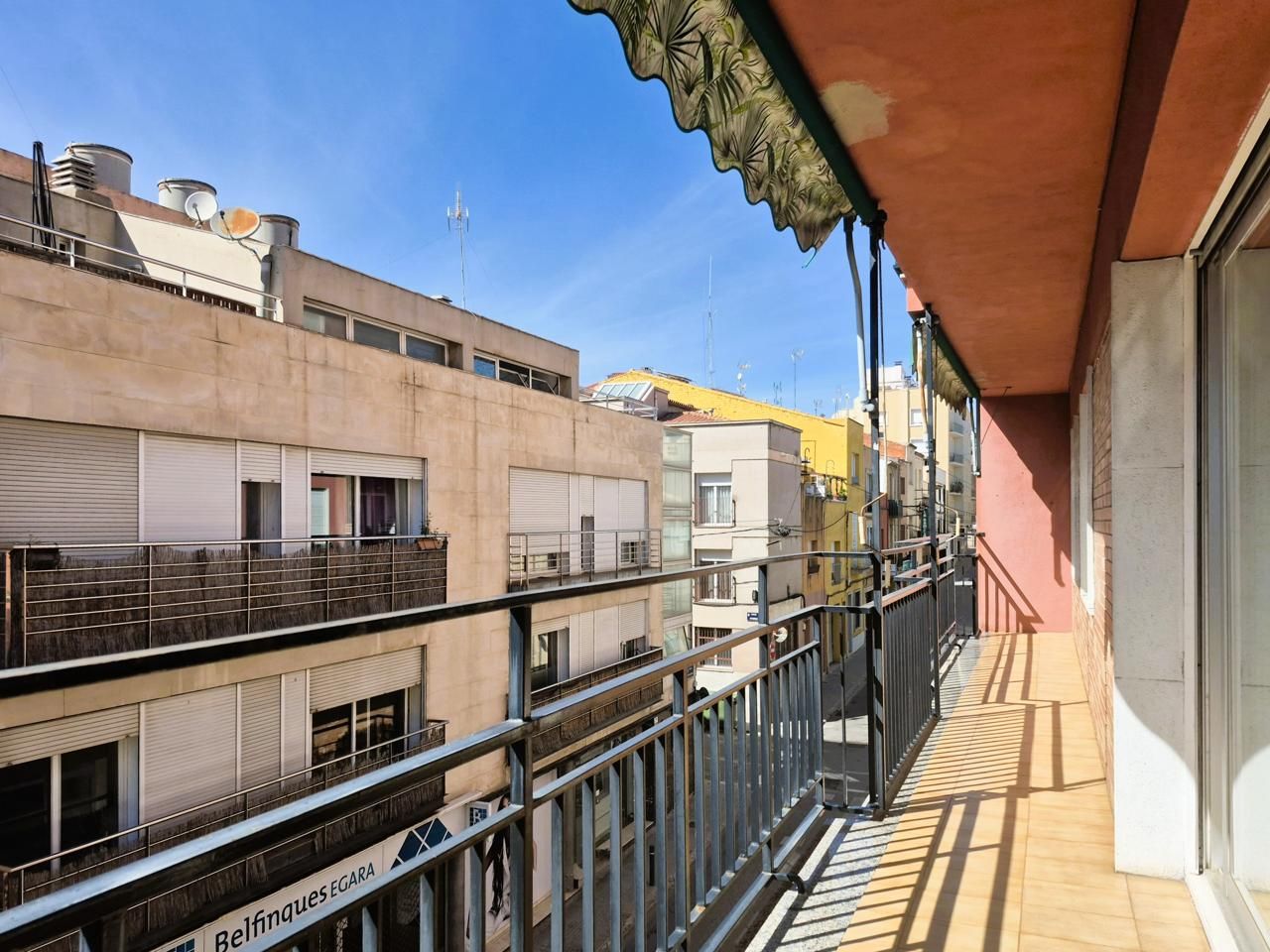 Exterior view of Flat for sale in Terrassa  with Heating, Terrace and Furnished