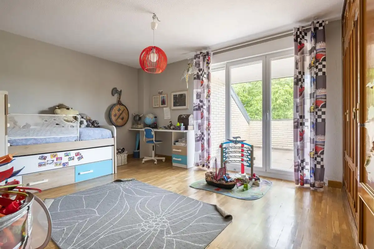 Habitación de Casa o chalet en venta en Boadilla del Monte con Aire acondicionado, Calefacción y Jardín privado