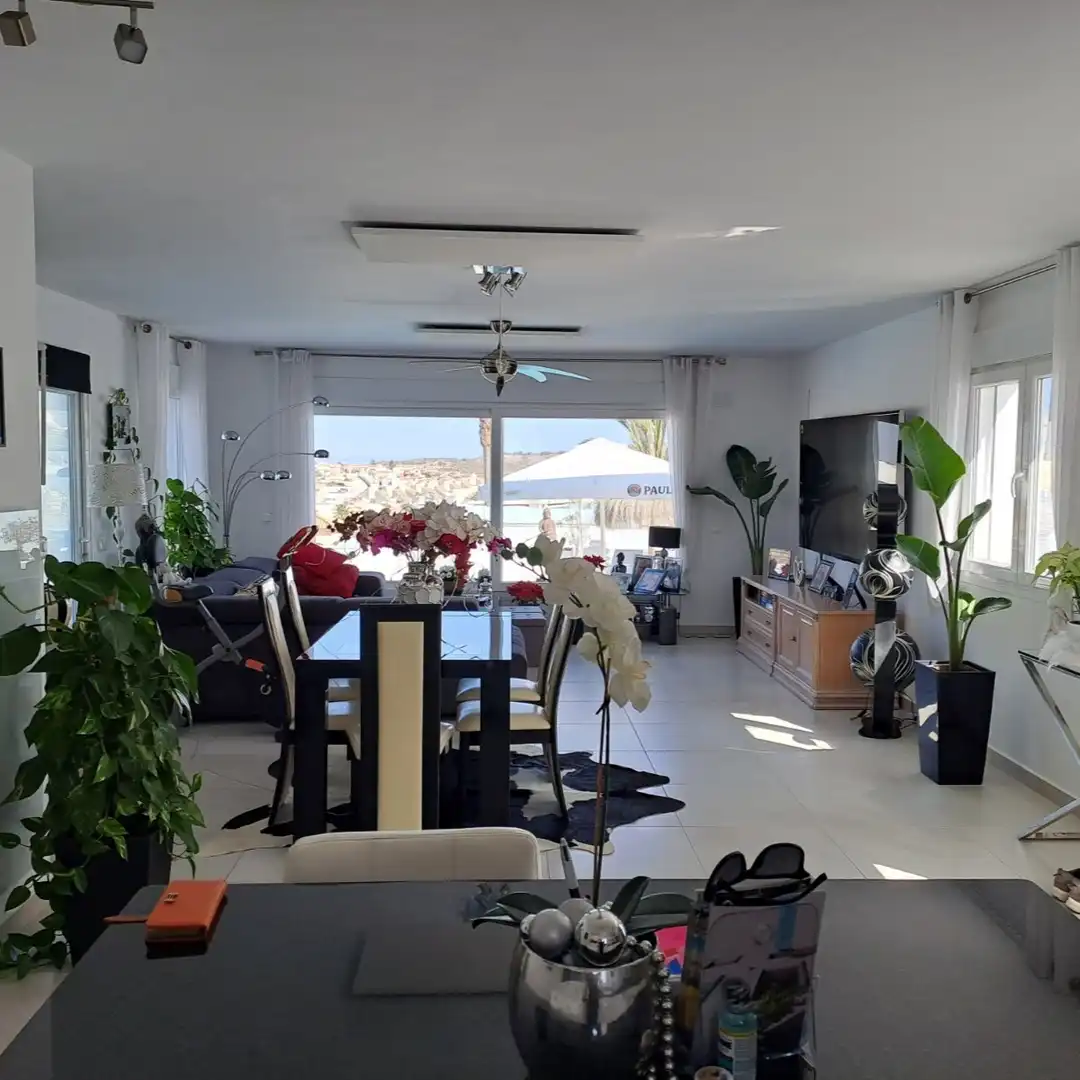 Menjador de Casa o xalet en venda en Rojales amb Aire condicionat, Jardí privat i Terrassa