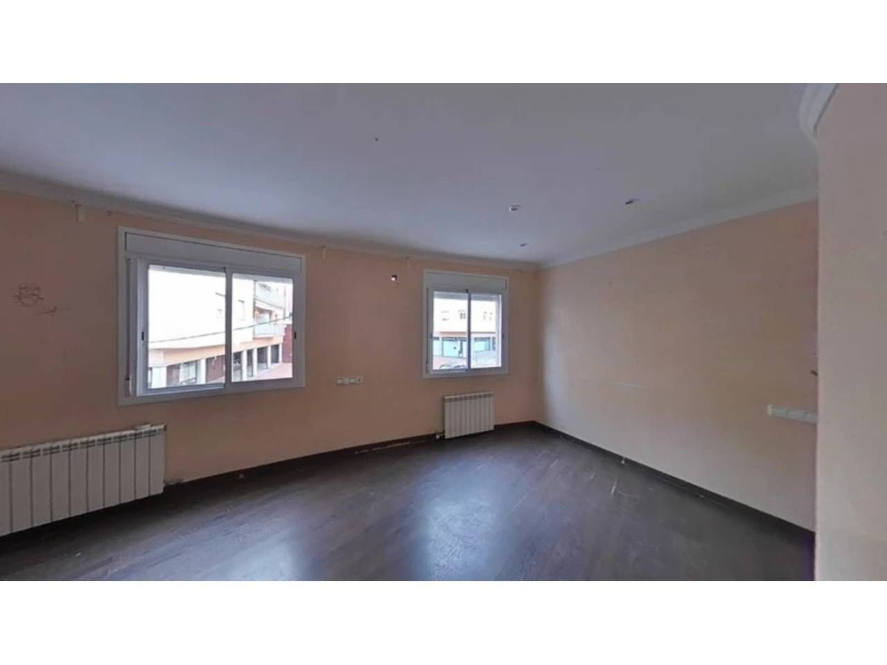 Flat for sale in Vidal i Guasch, Les Roquetes, Nou Barris