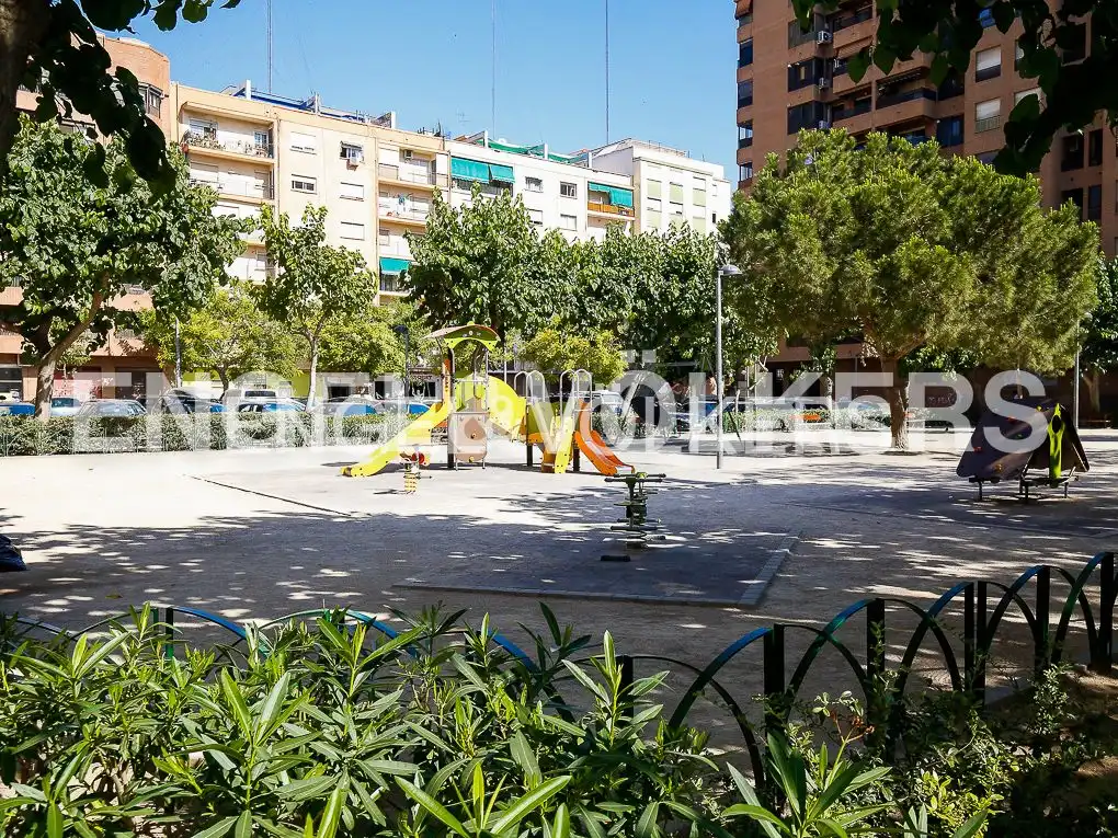 Vista exterior de Piso de alquiler en Valencia con Calefacción y Amueblado