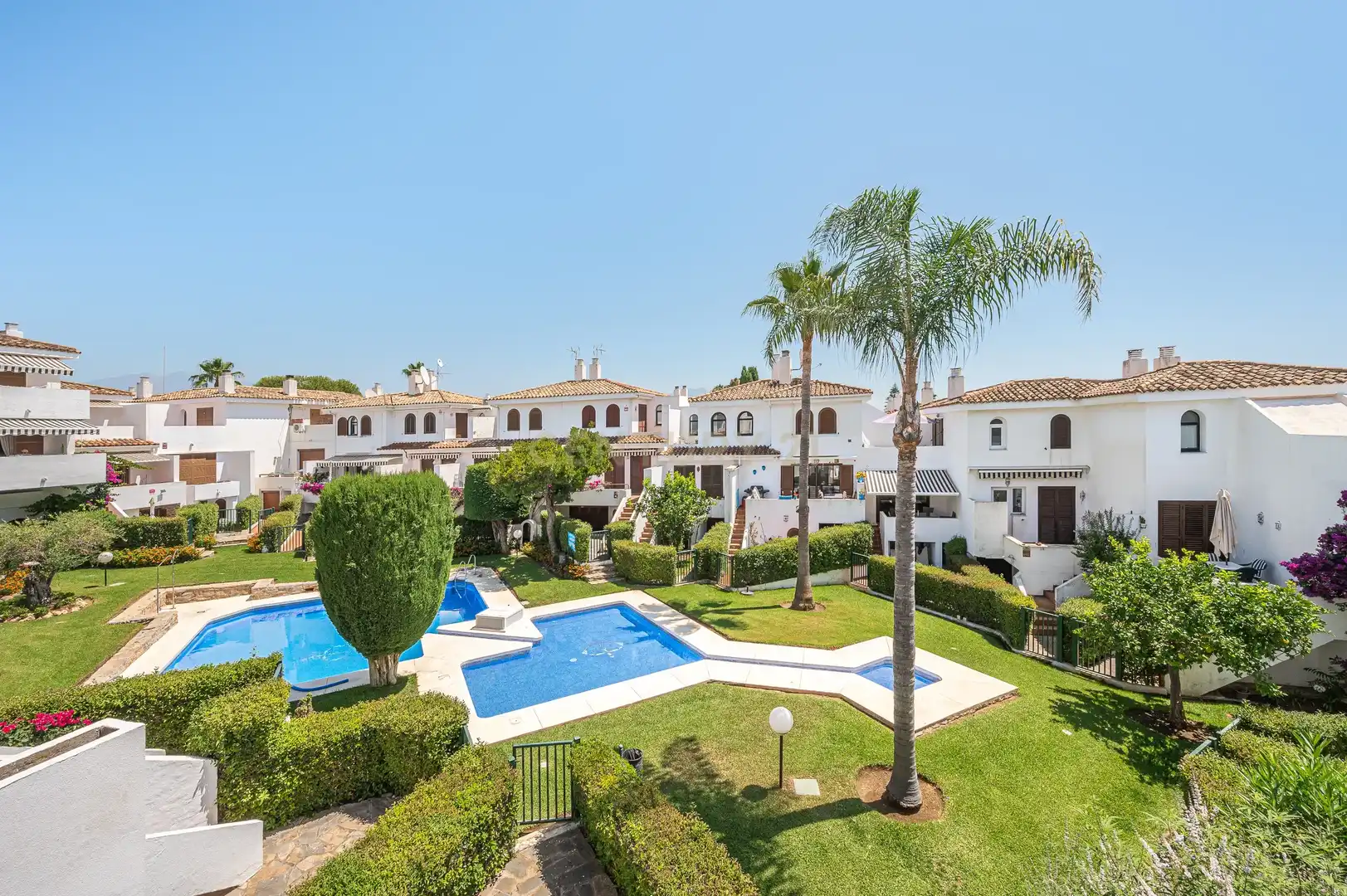 Jardí de Casa adosada en venda en Estepona amb Jardí privat, Forn i Rentadora