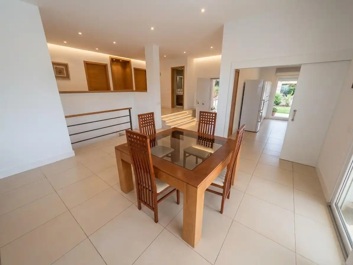 Houses for sale in Avenida del Aguila Real, Layos
