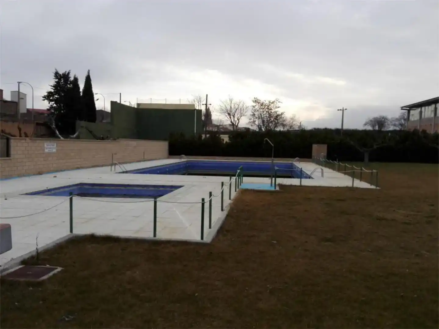 Swimming pool of Land for sale in Tolva