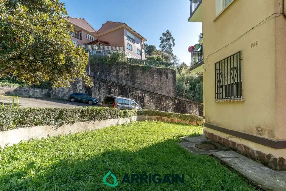 Außenansicht von Wohnung zum Verkauf in Donostia - San Sebastián  mit Heizung, Privatgarten und Balkon