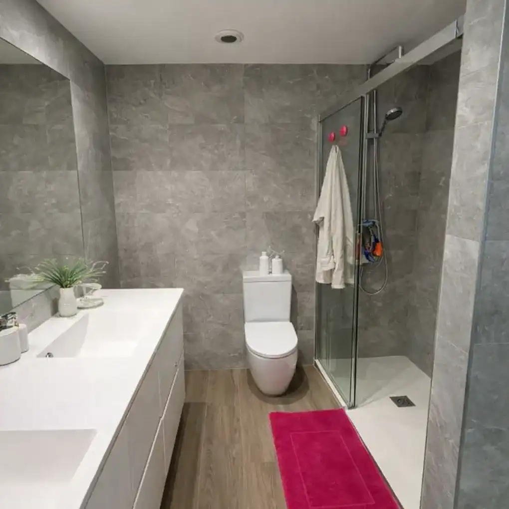 Badezimmer von Wohnung zum Verkauf in Vitoria - Gasteiz mit Heizung, Terrasse und Abstellraum