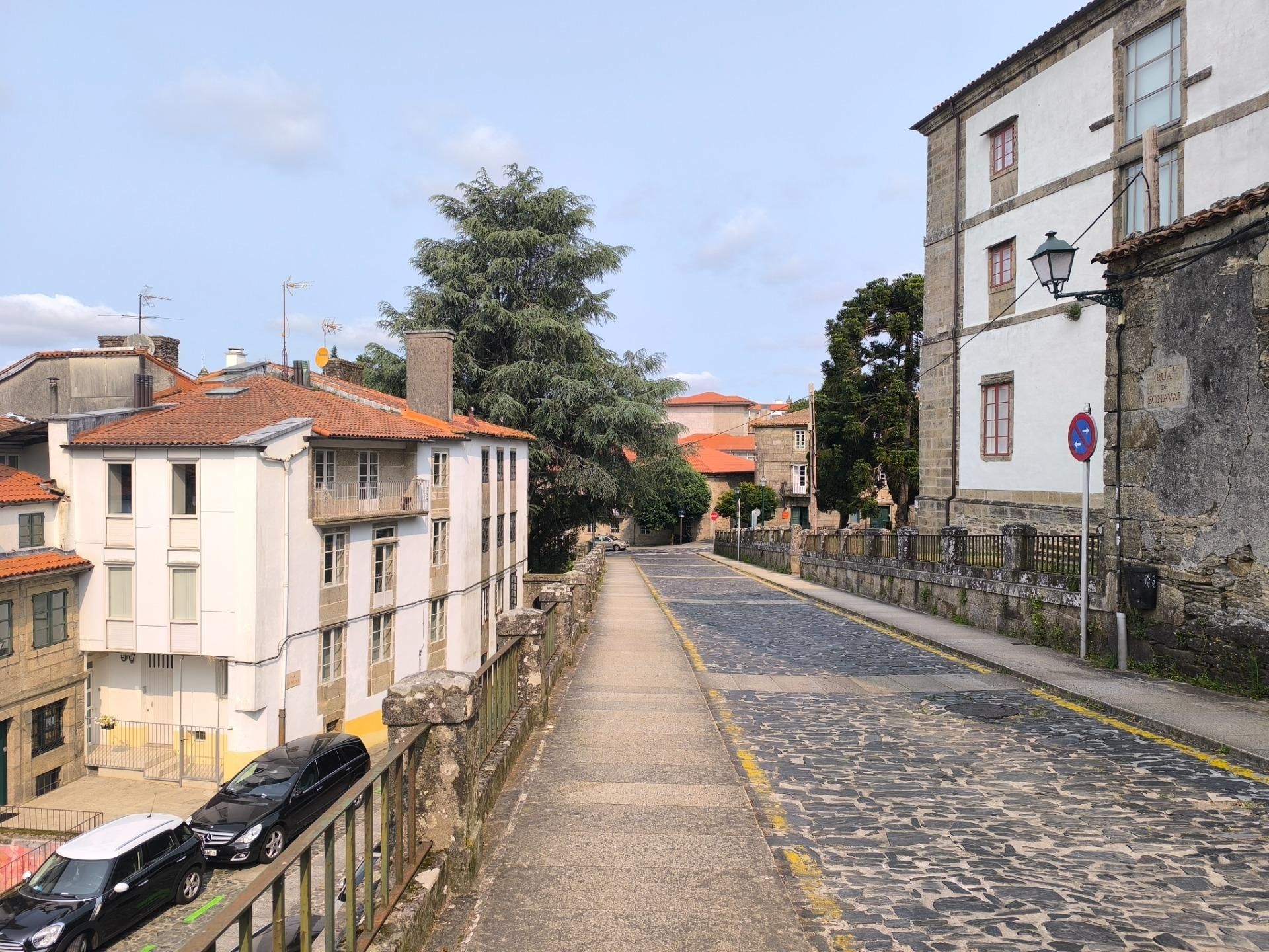 Vista exterior de Casa o xalet en venda en Santiago de Compostela  amb Terrassa