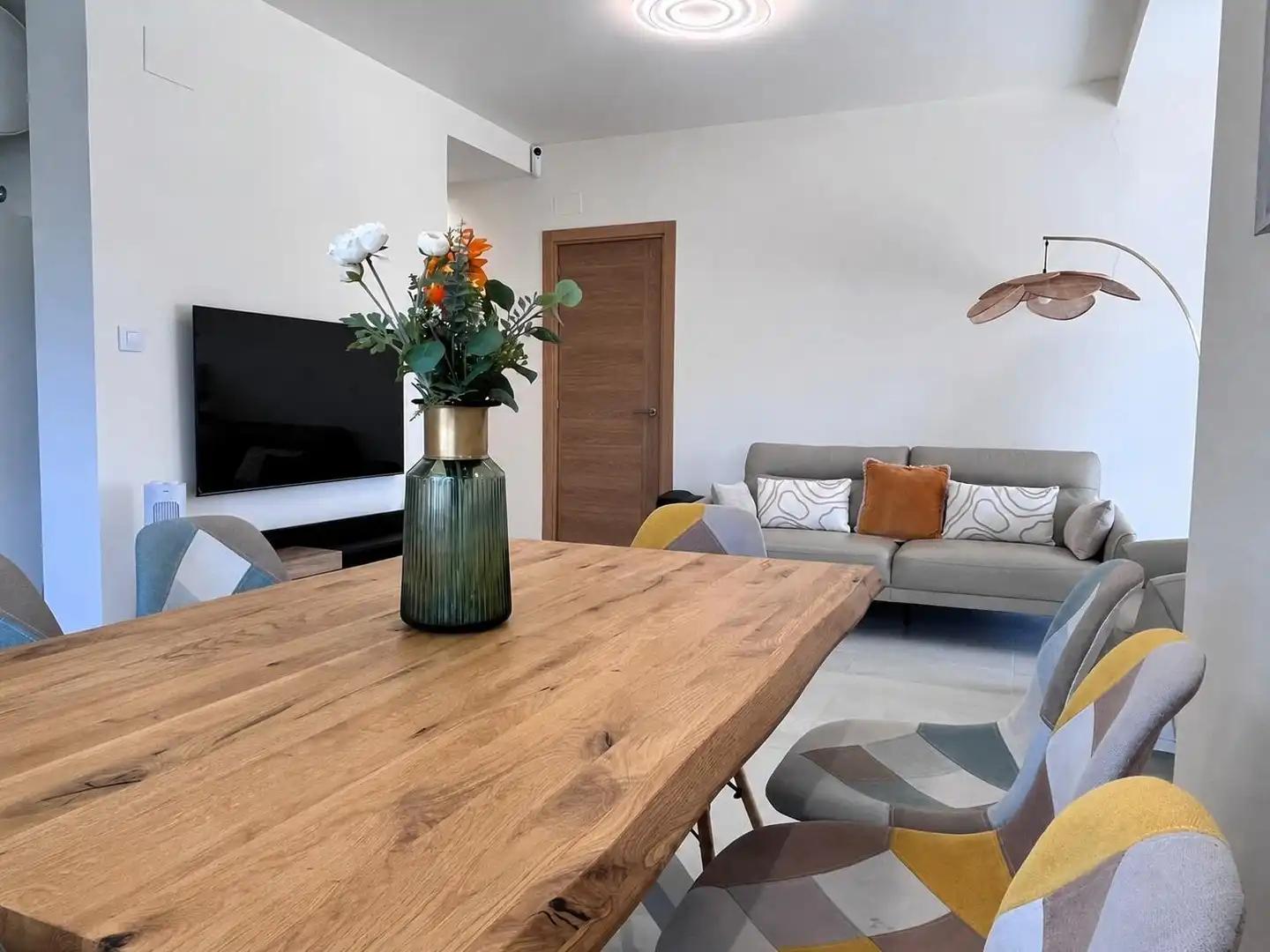 Sala d'estar de Casa o xalet en venda en La Pobla de Vallbona amb Aire condicionat, Calefacció i Jardí privat