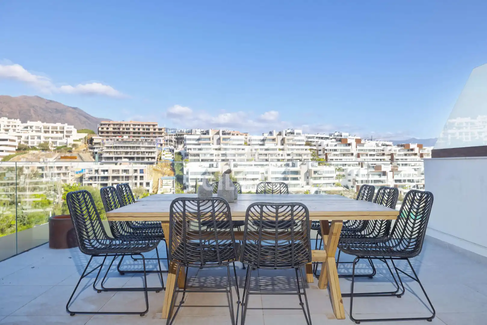 Terraza de Ático en venta en Estepona con Calefacción, Trastero y Piscina