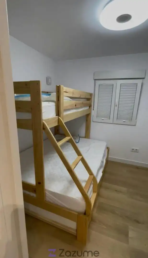 Habitación de Apartamento de alquiler en Laredo con Calefacción, Amueblado y Horno
