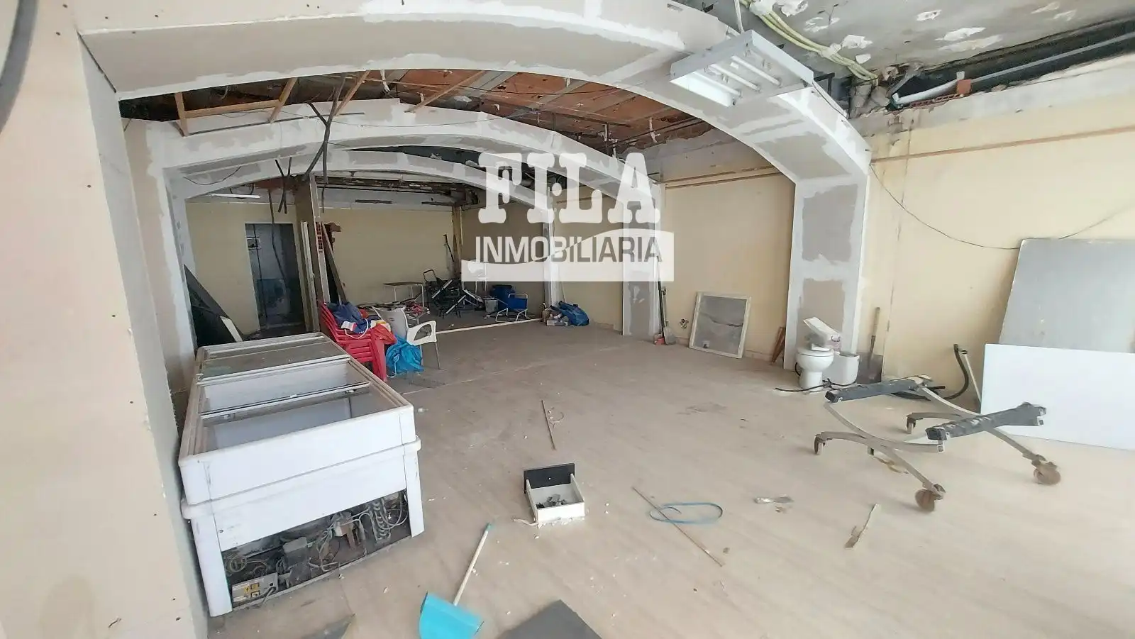 Geschaftsraum zum Verkauf in Calafell mit Klimaanlage und Terrasse