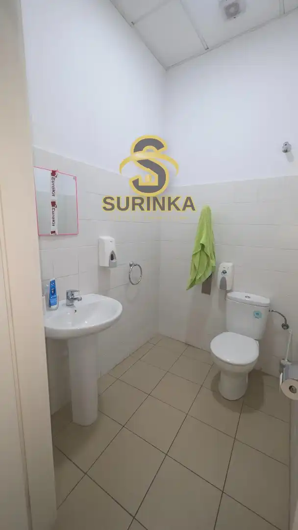 Business premises for sale in León y Castillo, imagen 8