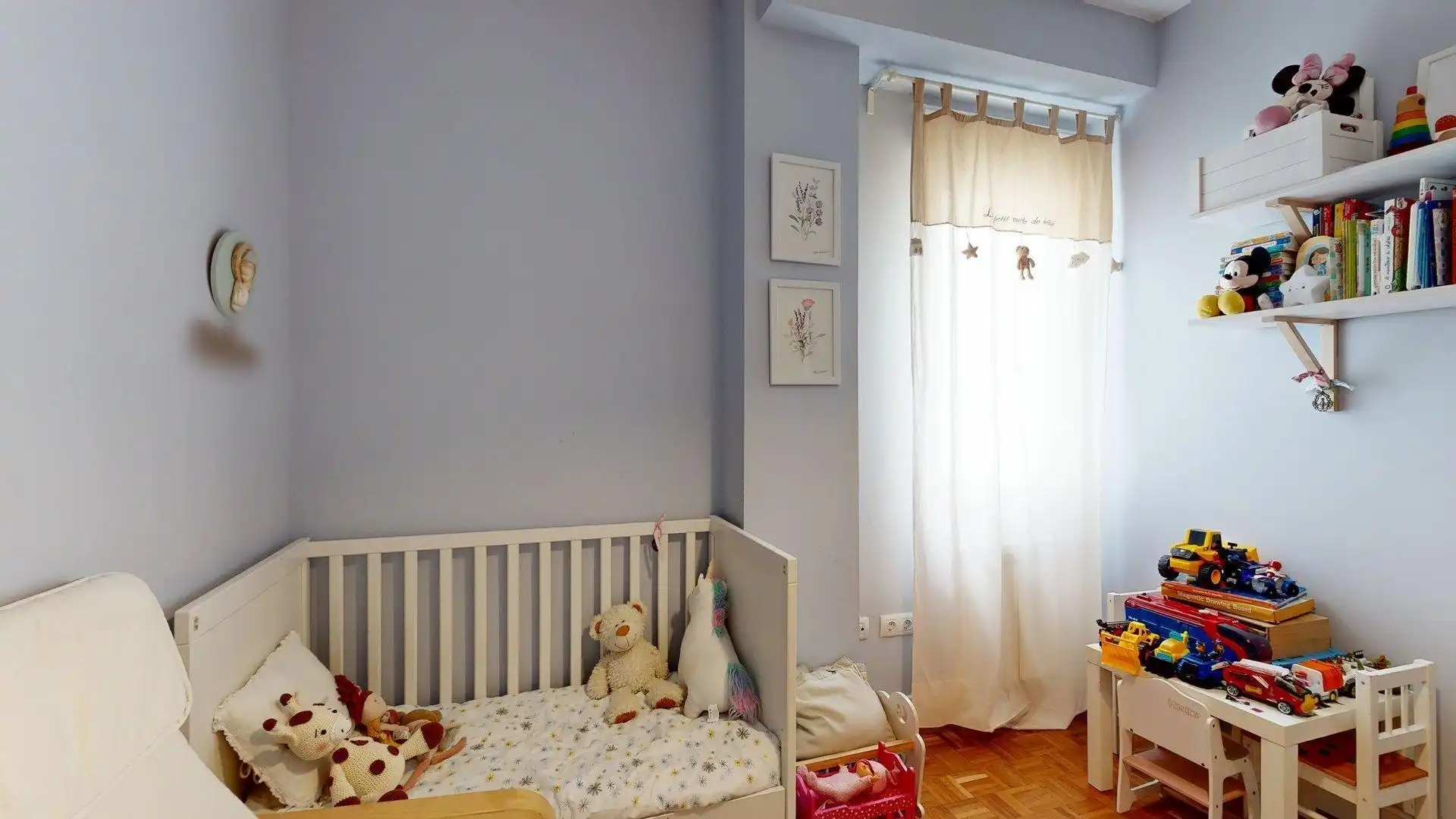 Bedroom of Flat for sale in Zaragoza  with Air Conditioner, Heating and Parquet flooring