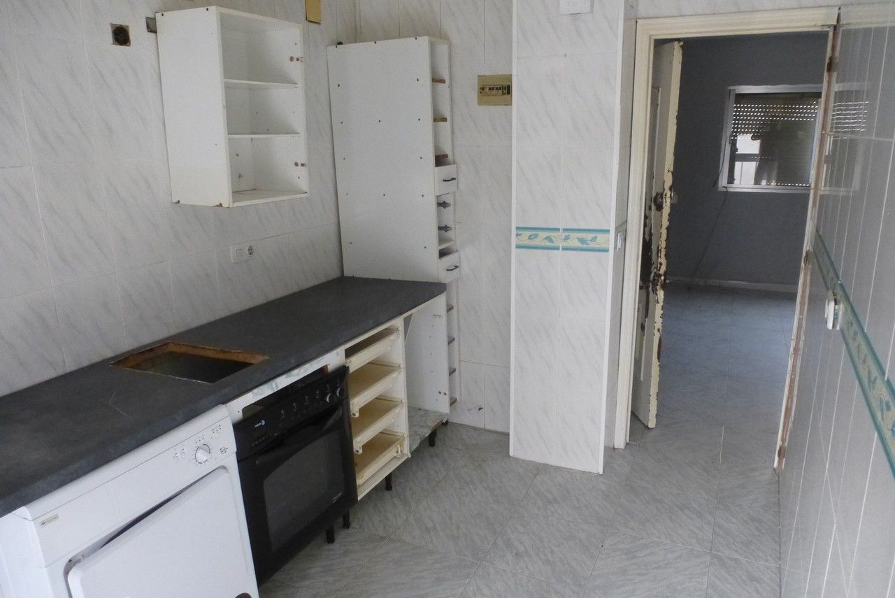 Kitchen of Flat for sale in  Sevilla Capital