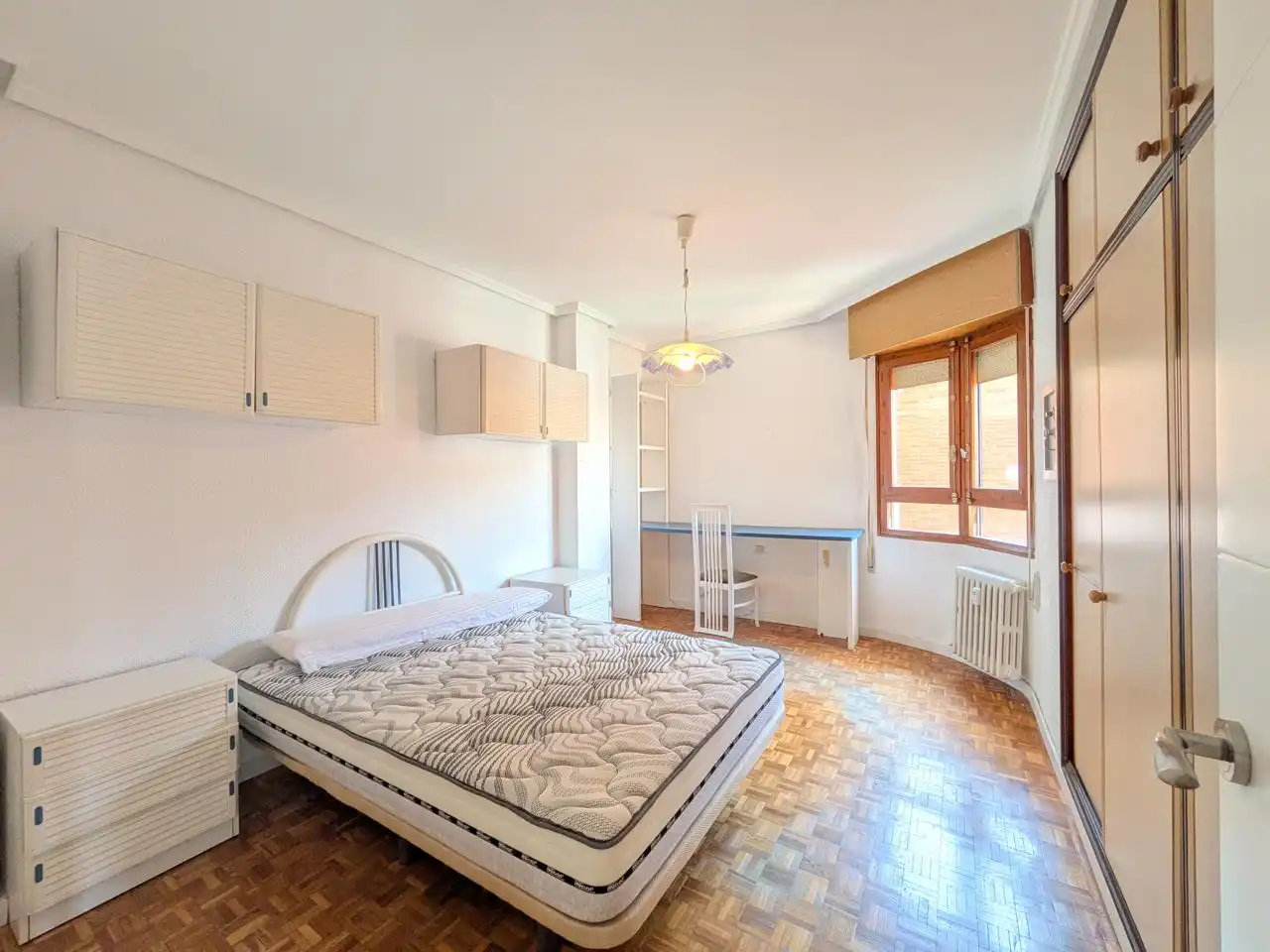 Wohnung zur Miete in Avenida de España, Hospital