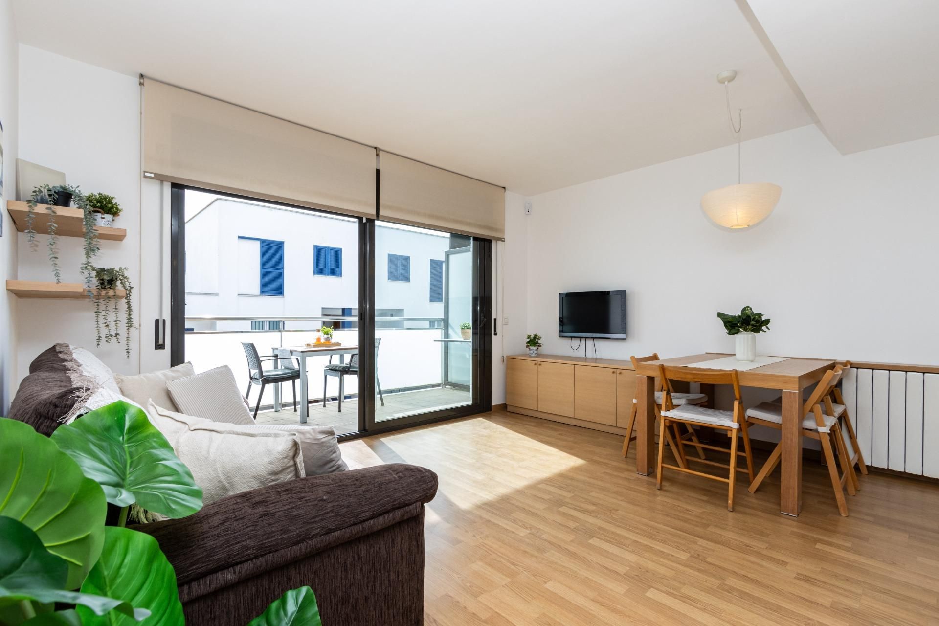 Sala d'estar de Pis en venda en Palamós amb Parquet, Terrassa i Traster