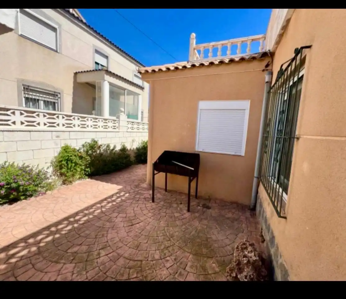 Jardí de Casa o xalet en venda en Elche / Elx amb Aire condicionat, Piscina i Moblat