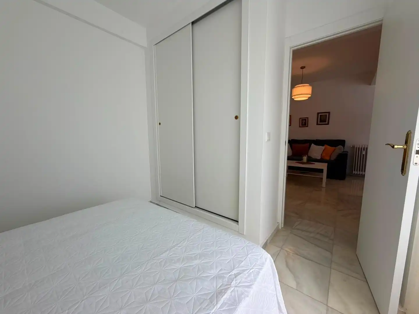 Schlafzimmer von Wohnung zur Miete in Granada mit Heizung, Abstellraum und Möbliert