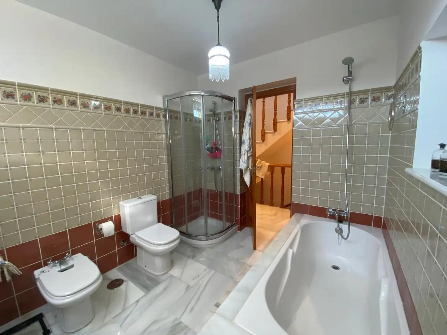 Baño de Casa adosada de alquiler en La Rinconada