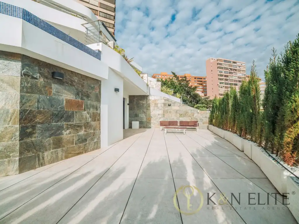 Terraza de Dúplex en venta en Benidorm con Aire acondicionado y Piscina