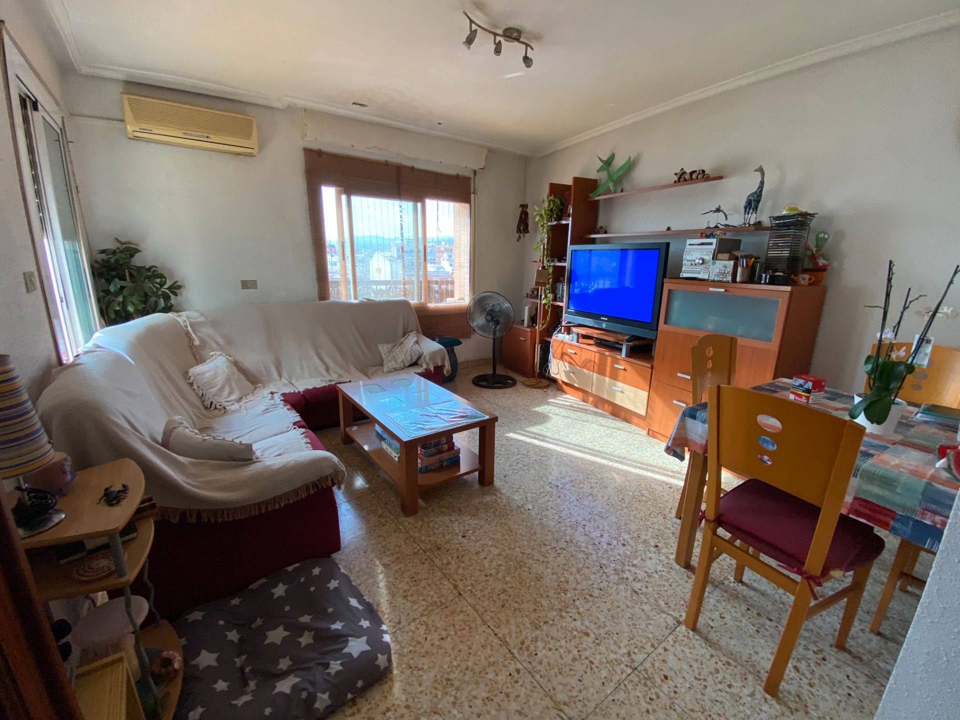 Sala de estar de Ático en venta en Castellón de la Plana / Castelló de la Plana con Aire acondicionado, Calefacción y Terraza