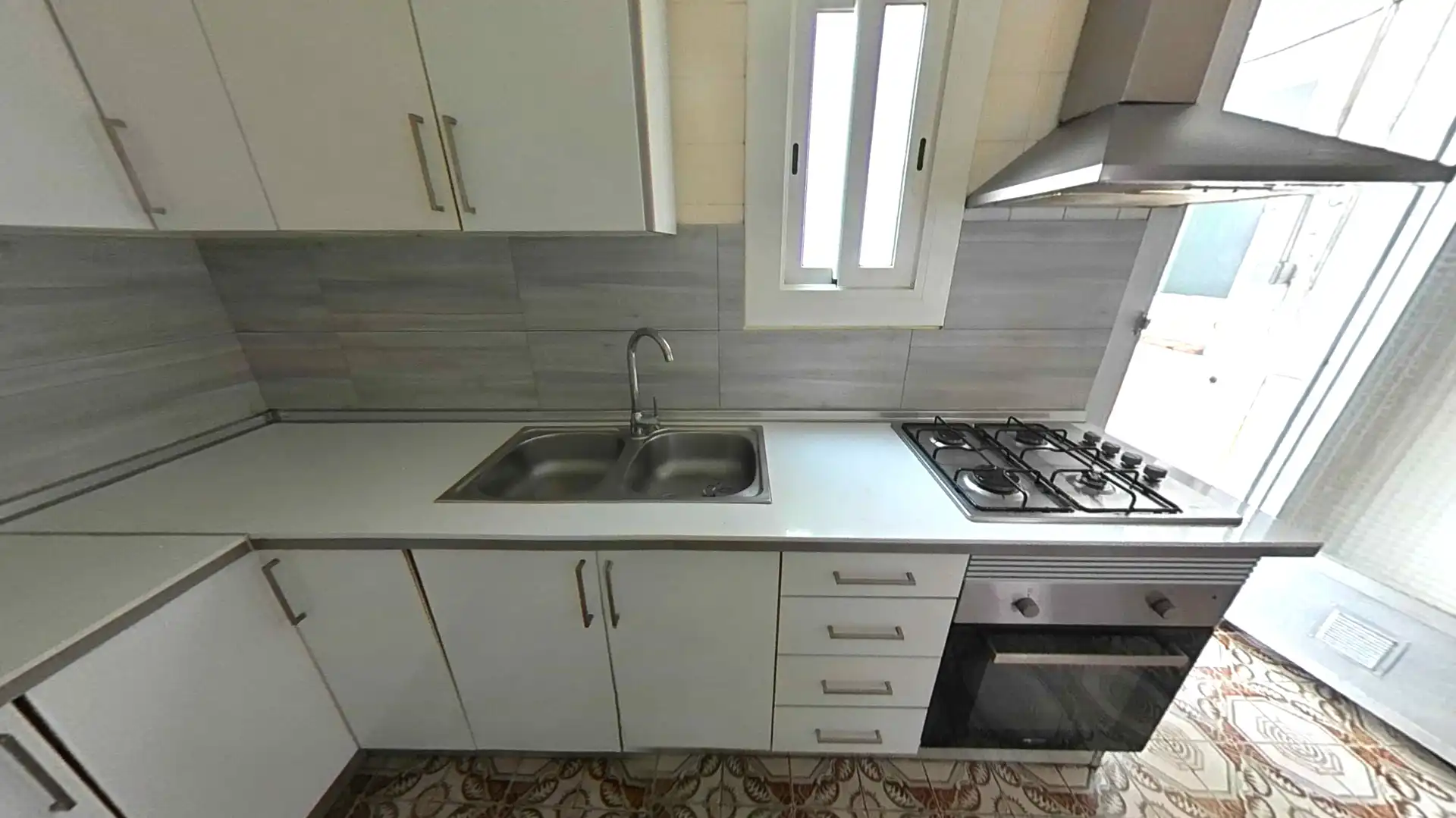 Cocina de Piso en venta en Badalona con Calefacción, Terraza y Balcón