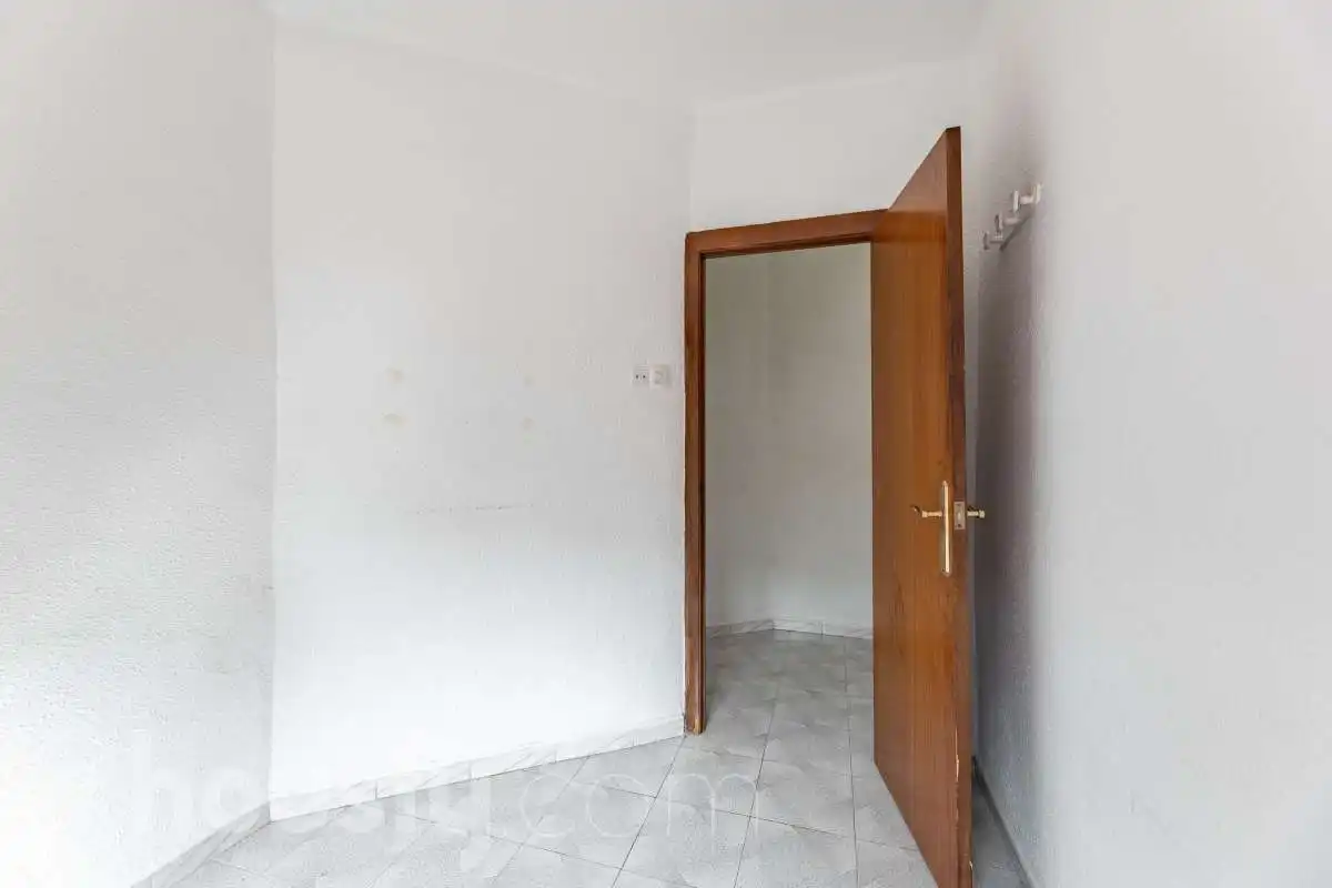 Flat for sale in Cornellà de Llobregat  with Air Conditioner