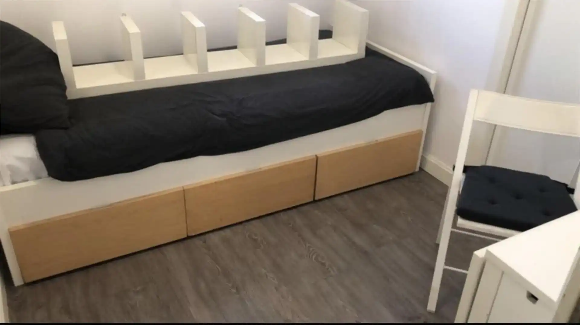 Dormitori de Àtic per a compartir en Madrid amb Aire condicionat, Jardí privat i Parquet