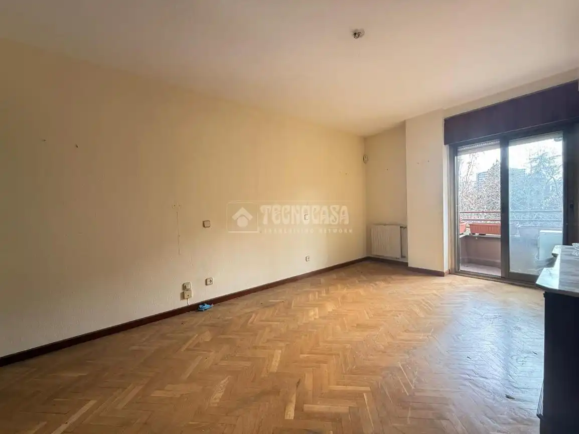 Dormitori de Pis en venda en Madrid amb Aire condicionat, Parquet i Terrassa