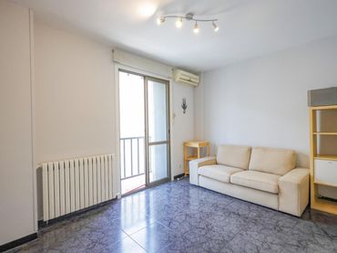 Apartament amb balcó en venda a Calle Luna 8