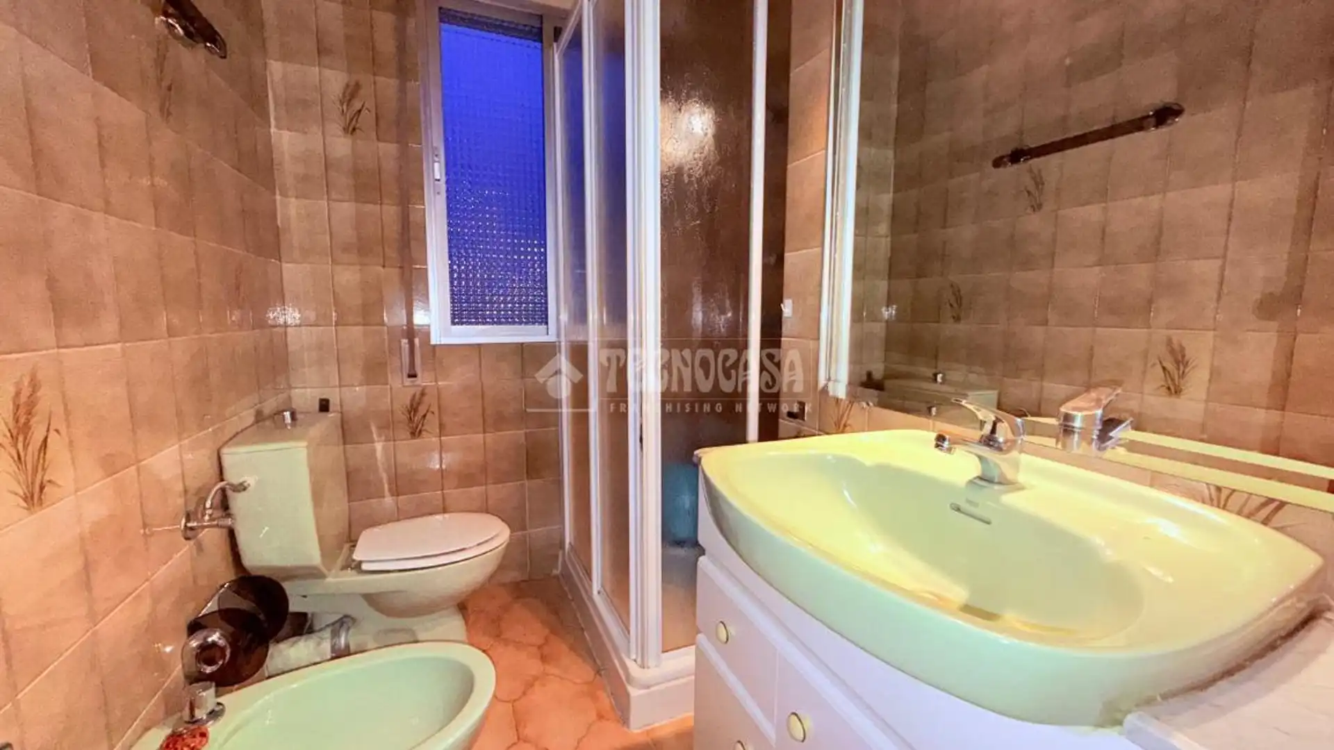 Baño de Piso en venta en  Madrid Capital con Aire acondicionado y Calefacción