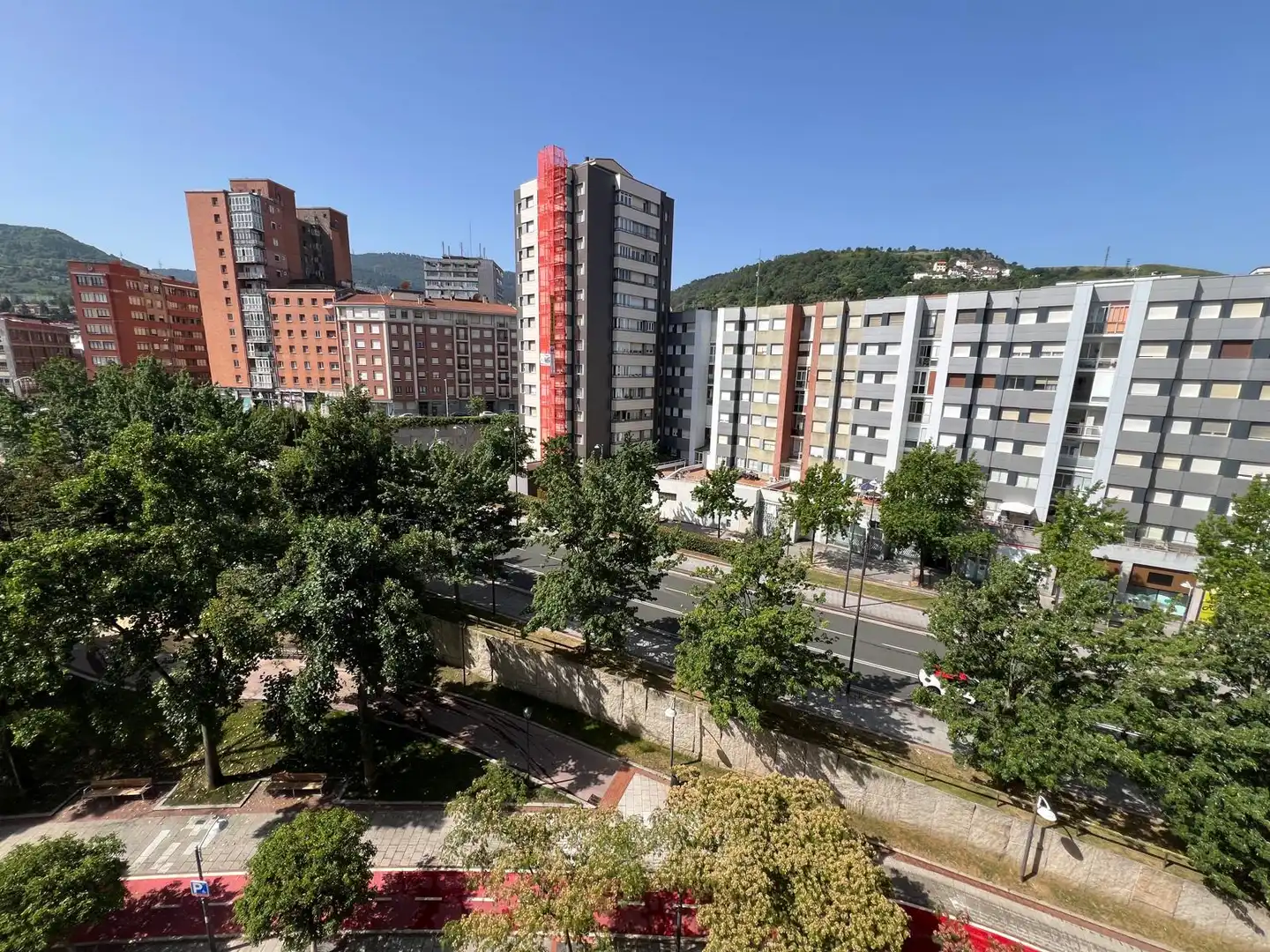 Außenansicht von Wohnung zum Verkauf in Bilbao  mit Heizung und Balkon