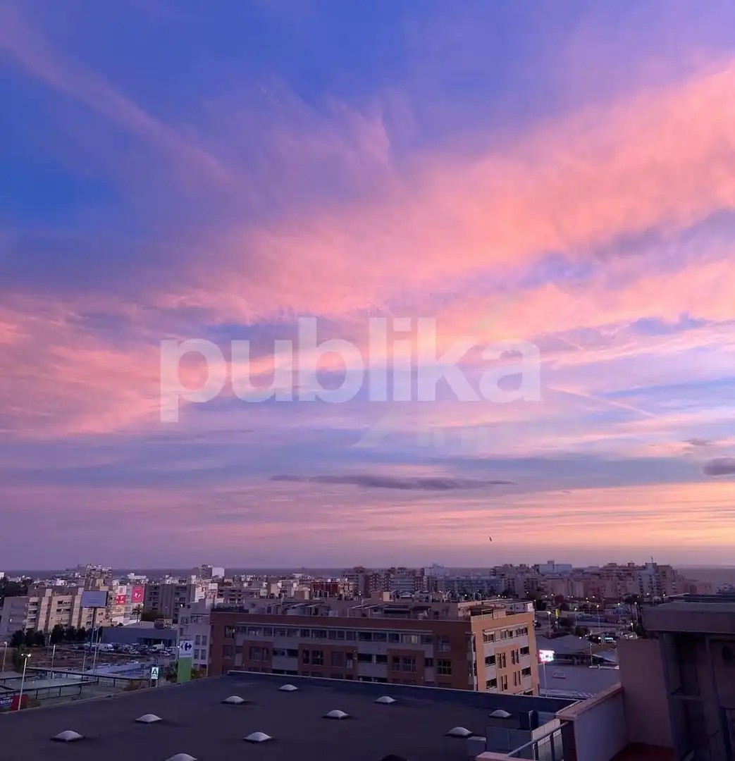 Vista exterior de Àtic en venda en Santa Pola amb Aire condicionat, Calefacció i Terrassa