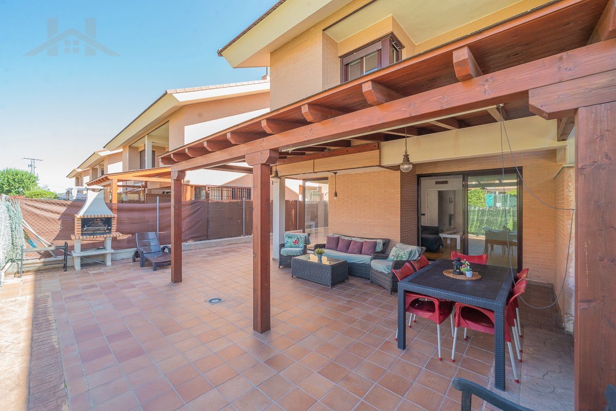 Single-family semi-detached for sale in Calle Corrobla, Cubas de la Sagra