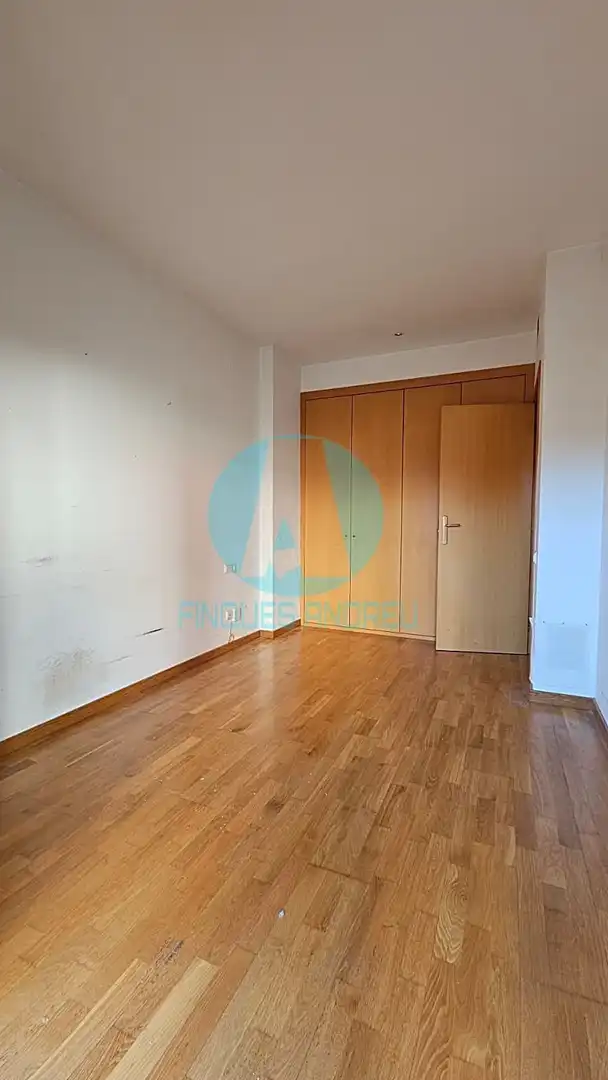 Schlafzimmer von Wohnung zum Verkauf in Mataró mit Klimaanlage, Heizung und Terrasse