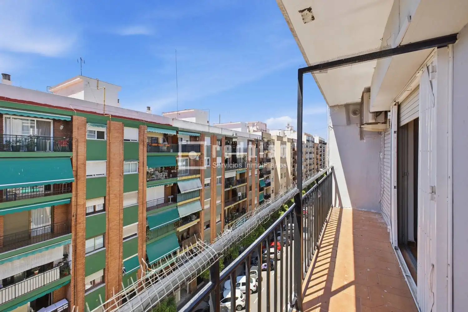 Vista exterior de Piso en venta en Valencia con Calefacción, Terraza y Amueblado