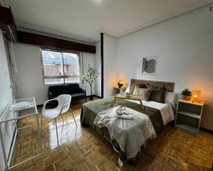 Dormitori de Apartament per a compartir en  Madrid Capital amb Moblat, Forn i Rentadora