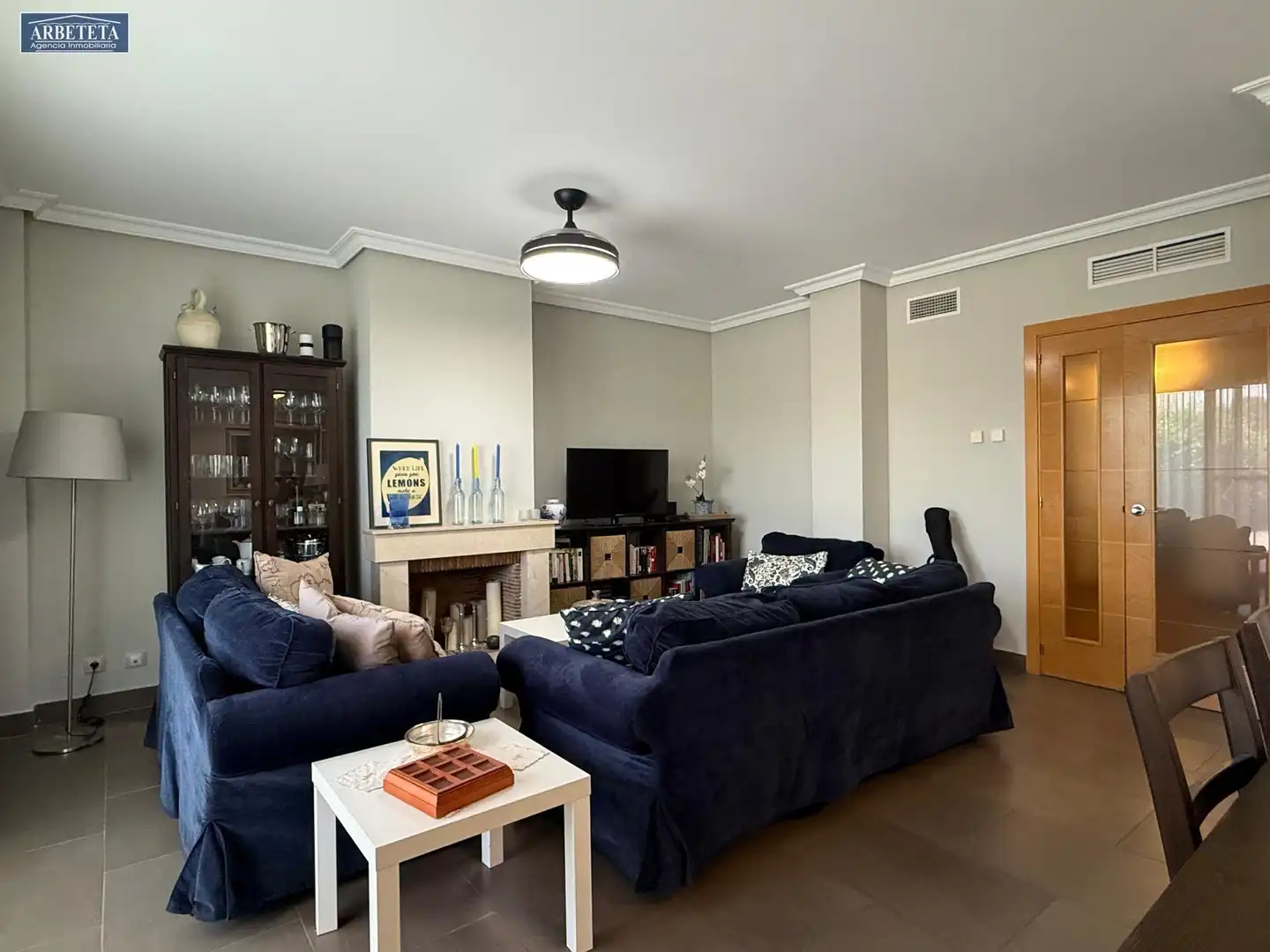 Sala de estar de Casa adosada en venta en Yebes con Aire acondicionado, Calefacción y Terraza