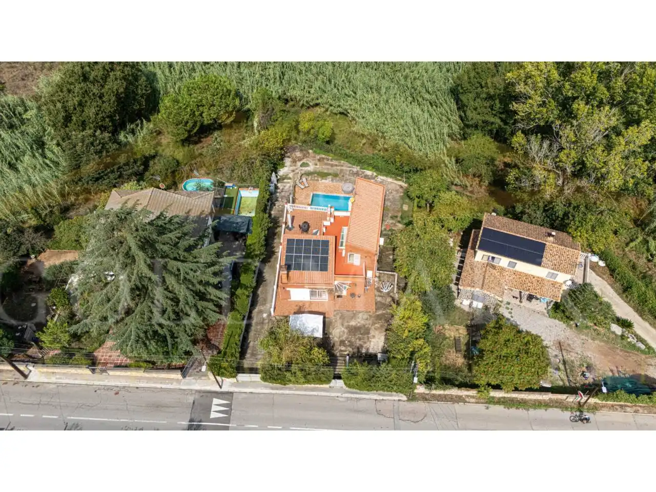 Vista exterior de Casa o xalet en venda en Corbera de Llobregat amb Aire condicionat, Calefacció i Jardí privat