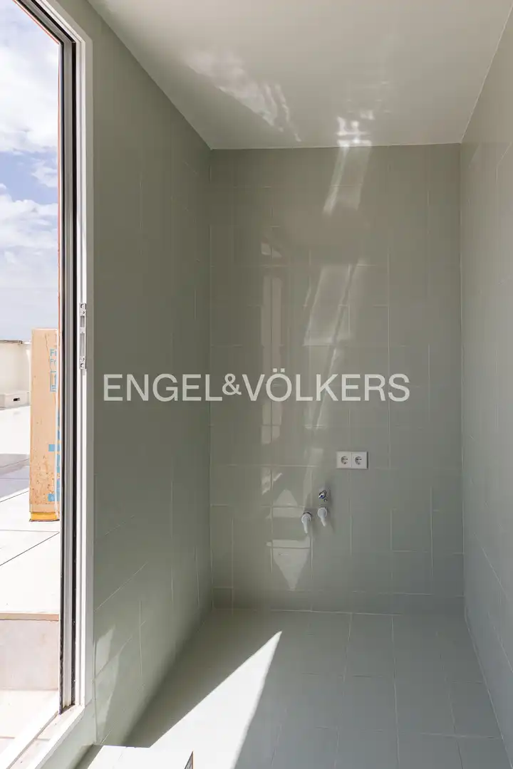Badezimmer von Dachboden zur Miete in Madrid mit Klimaanlage, Heizung und Terrasse