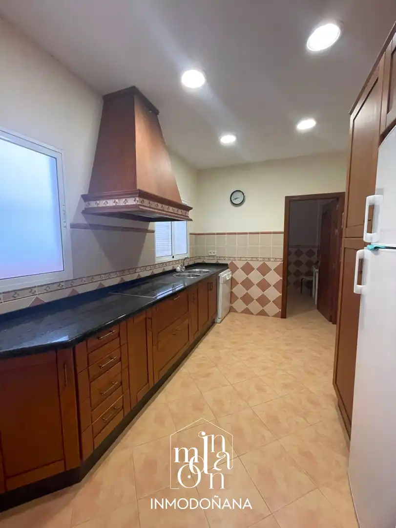 Cuina de Casa o xalet en venda en Bollullos Par del Condado amb Aire condicionat, Terrassa i Moblat