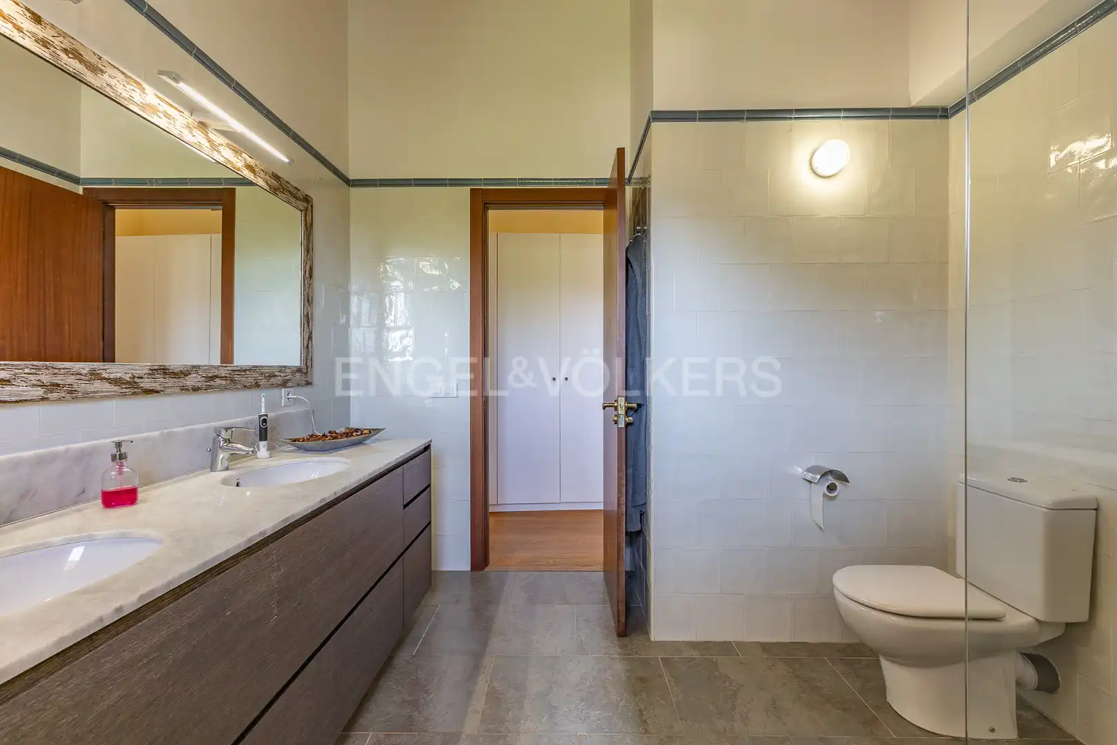 Baño de Finca rústica en venta en Gallifa con Aire acondicionado, Calefacción y Jardín privado