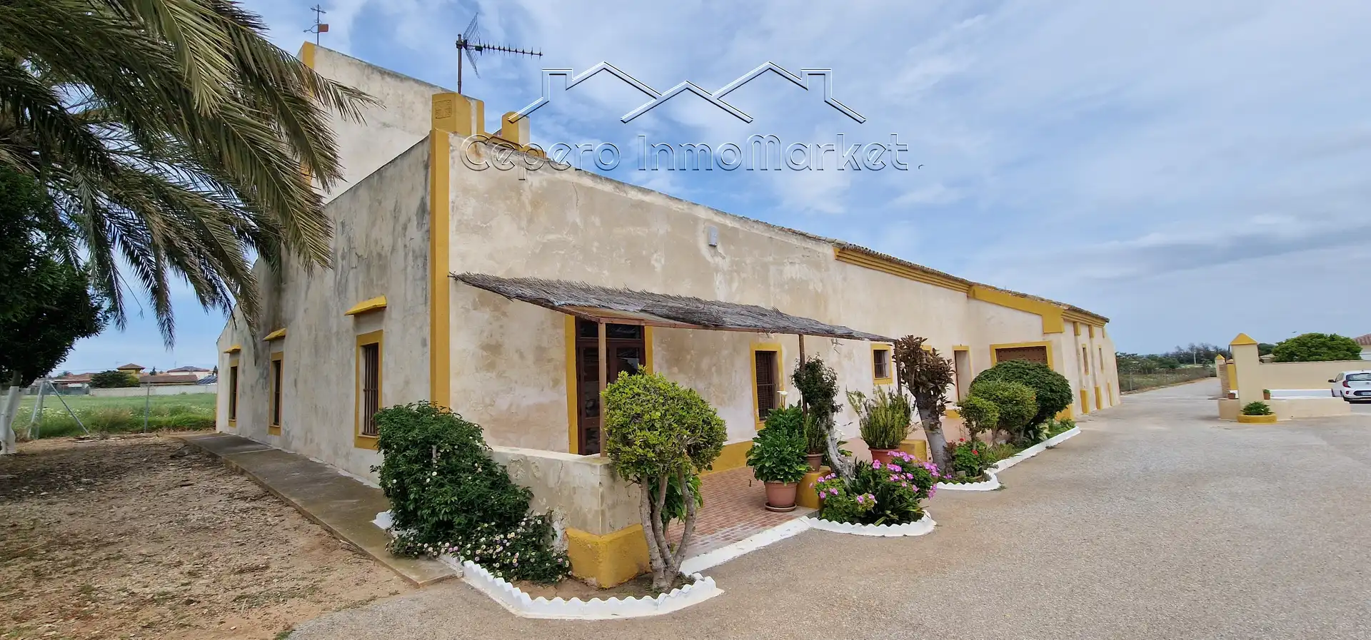 Vista exterior de Finca rústica en venda en El Puerto de Santa María amb Terrassa