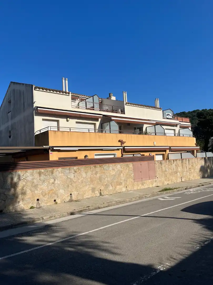 Vista exterior de Dúplex en venta en Palamós con Amueblado, Horno y Microondas