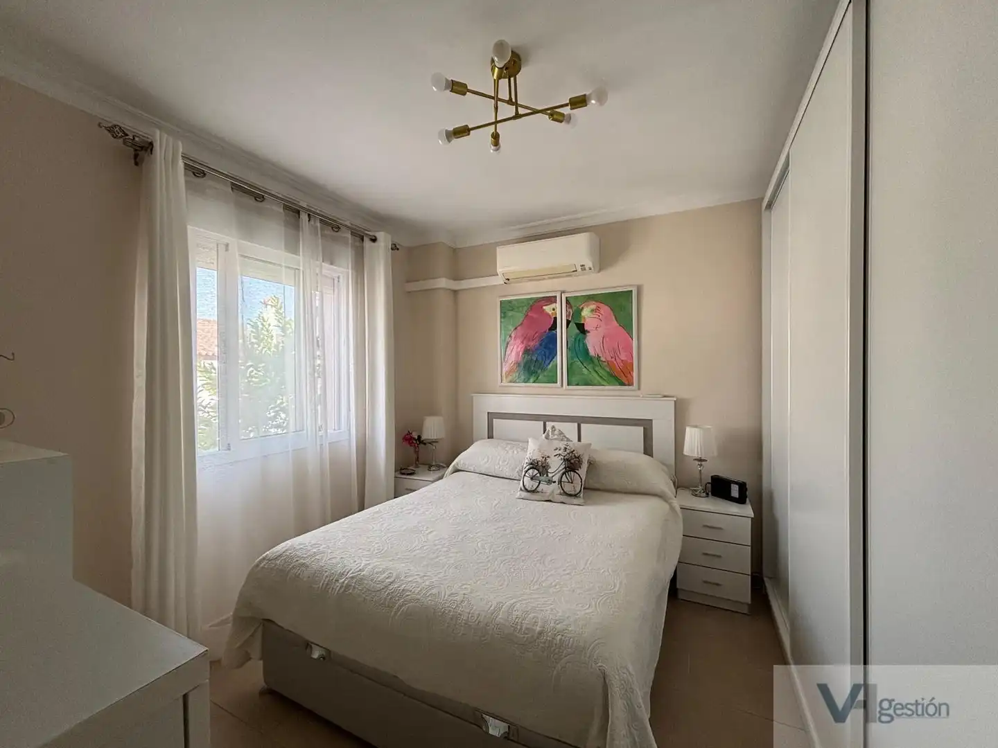 Dormitori de Casa o xalet en venda en Villamartín amb Terrassa i Piscina comunitària