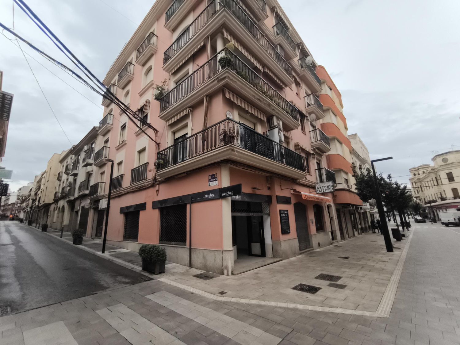 Premises to rent in Gumensindo Azcarate, Centro ciudad, Linares
