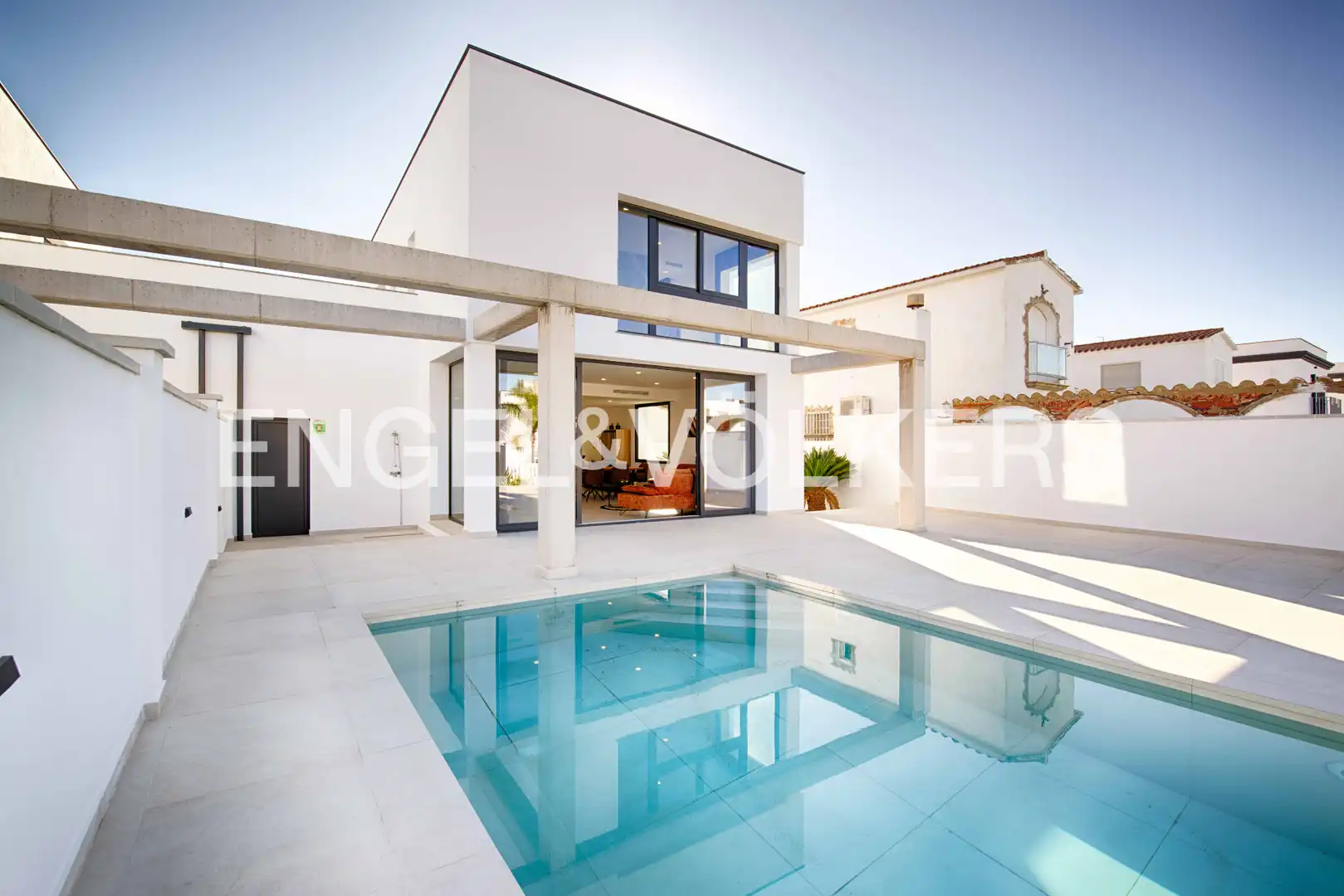 Exterior view of Detached homes for sale in Empuriabrava  with Terrace and Swimming Pool