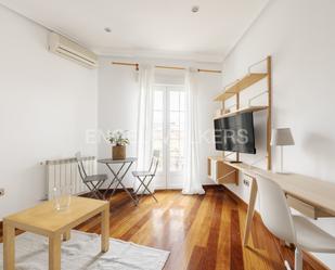 Living room of Apartment to rent in  Madrid Capital  with Air Conditioner, Heating and Furnished