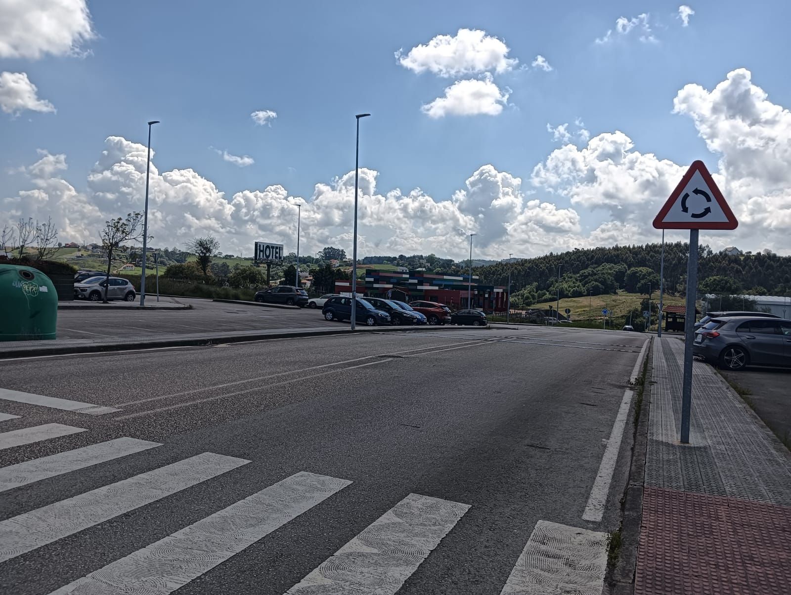 Vista exterior de Casa adosada en venda en Piélagos amb Calefacció, Jardí privat i Parquet