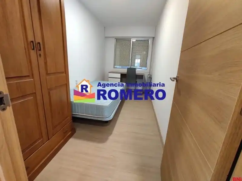 Schlafzimmer von Wohnung zum Verkauf in Santiago de Compostela 